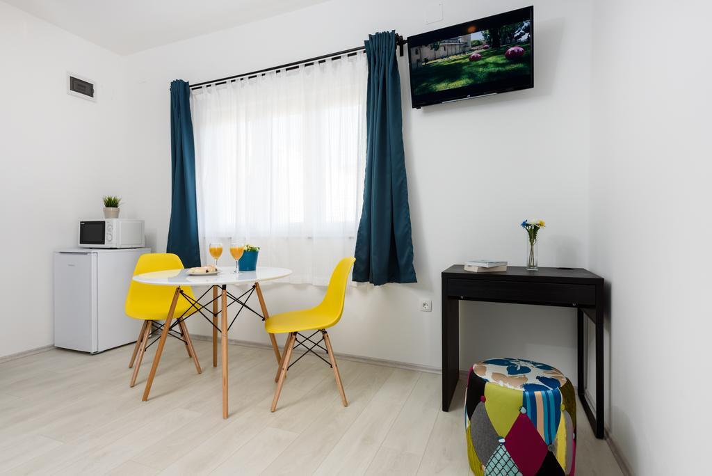 Studio Apartment Gina تروغير المظهر الخارجي الصورة